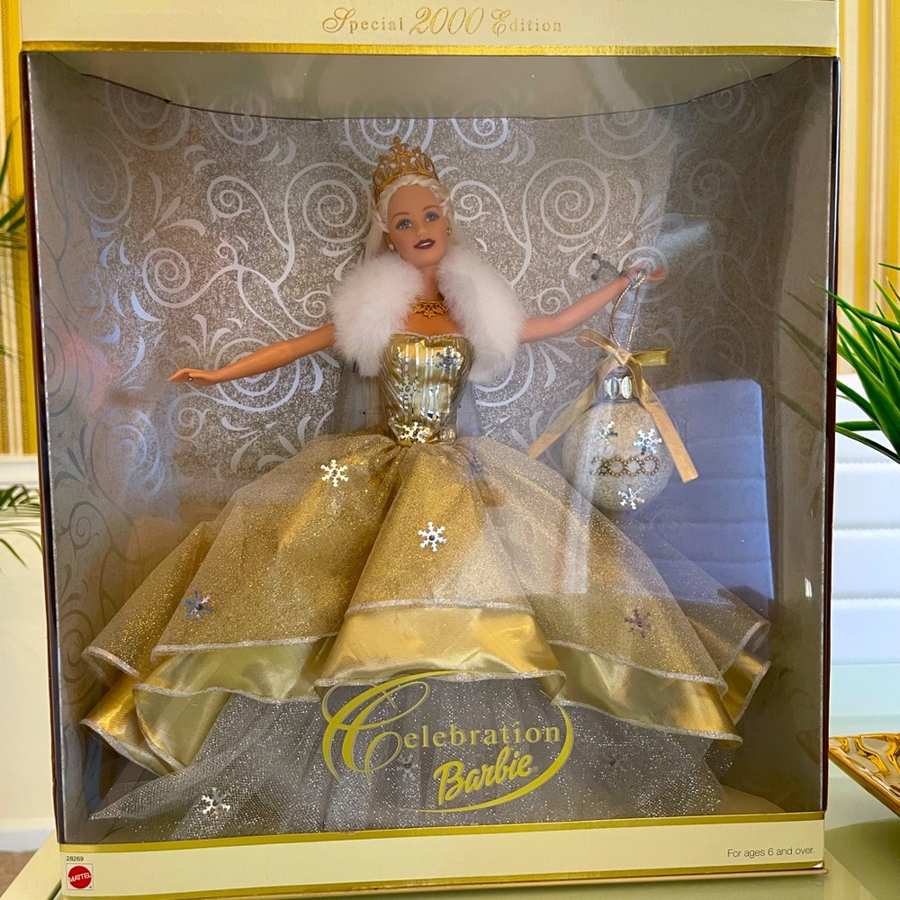 Special 2000 Edition Celebration Barbie - Picture 1 of 8